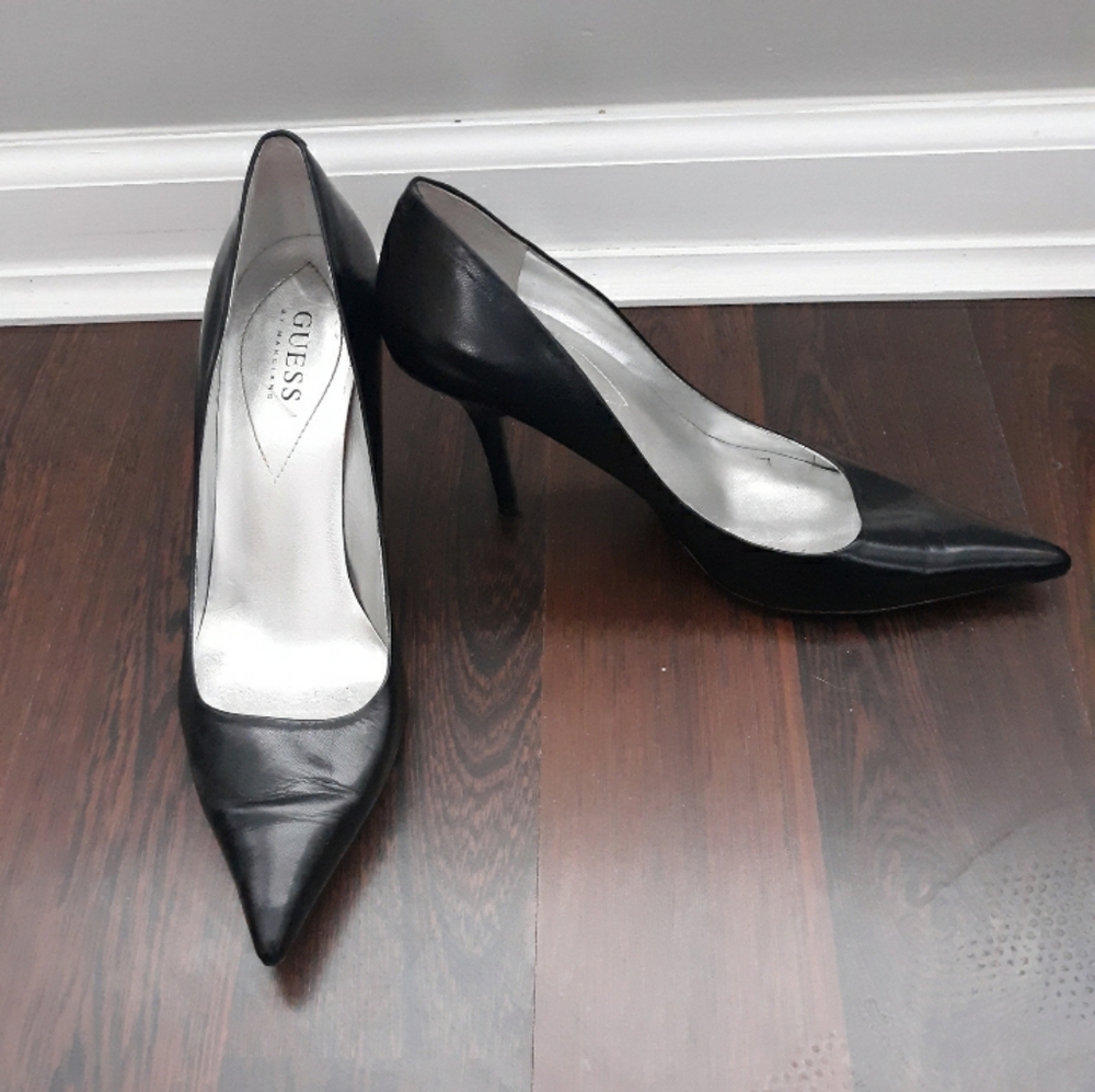 Black Guess high heels shoes size 8